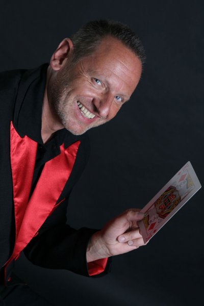 Zauberer für alle Anlässe - Zauberkunst & Comedy mit Zauberer Thomaselli