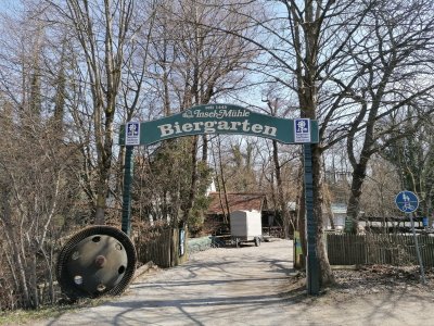 Augustiner Biergarten Inselmühle München - Direkt an der Würm