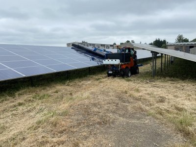 Solarparkreinigung bundesweit - PV Solarreinigung - Freiflächenanlagen
